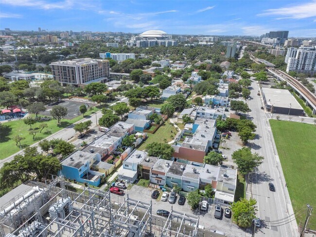 Building Photo - 508 NW 11th St