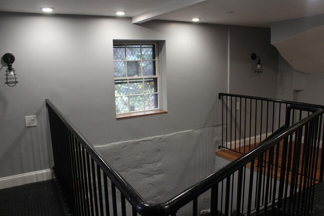 Building Photo - 49 Brimmer St