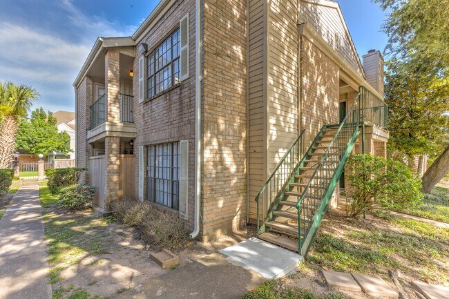 Building Photo - 14600 Fonmeadow Dr