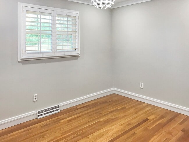 Building Photo - Updated 3 bedroom 1 bath rancher