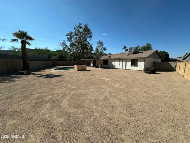 Building Photo - 13625 N 15th Dr