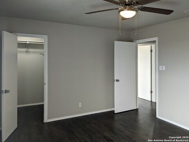 Building Photo - 5528 ALLBROOK