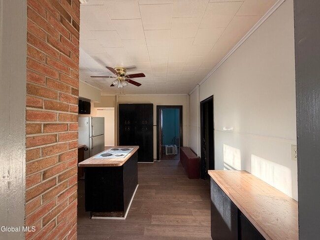 Building Photo - 8 Bayard St