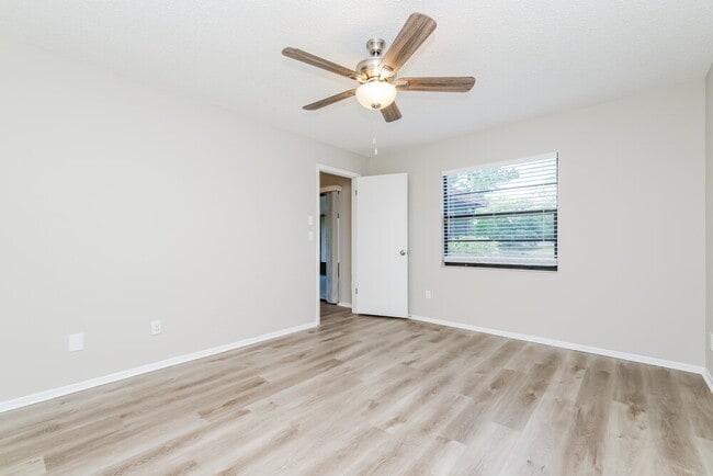 Building Photo - 11211 Fiddlewood Dr