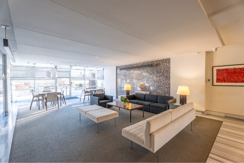 Building Photo - 3100 E Cherry Creek S Dr