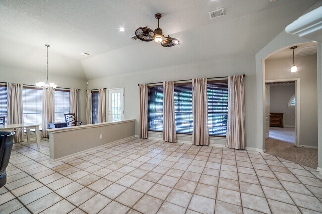 Building Photo - BEAUTIFUL SINGLE-STORY 3-BEDROOM HOME IN S...