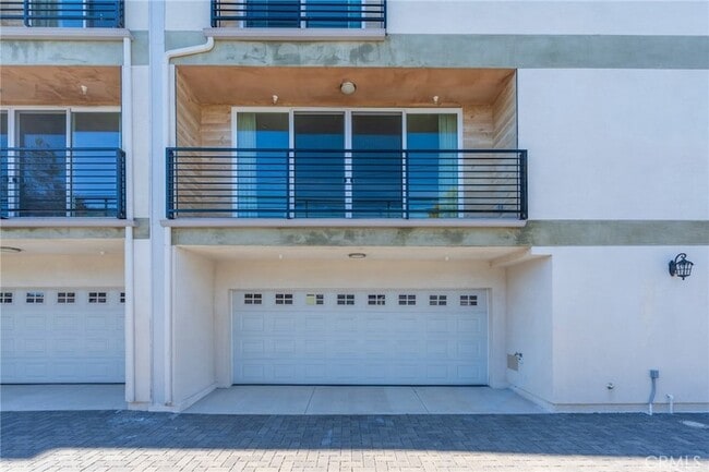 Building Photo - 712 Chestnut Ave