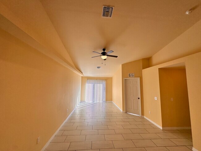 Building Photo - 280 SW 3rd Terrace