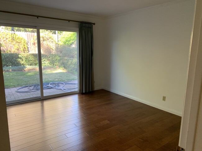 master bedroom - 5474 Berkeley Rd