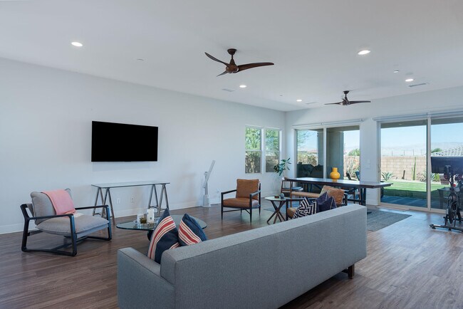 Building Photo - 74292 Zeppelin Dr