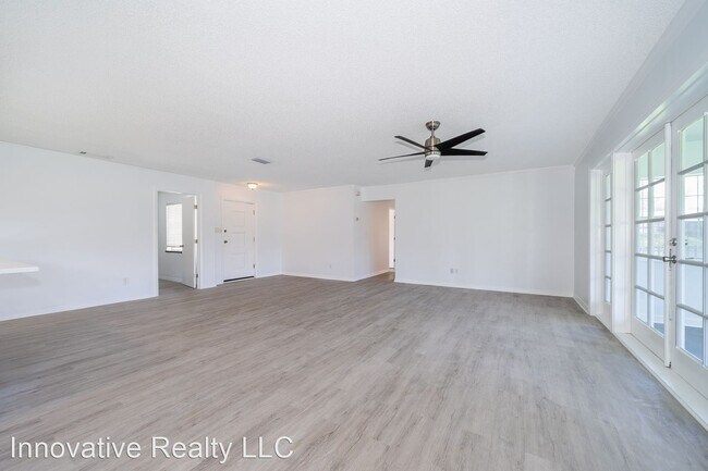 Building Photo - 3 br, 2 bath House - 15 Wisteria Dr.