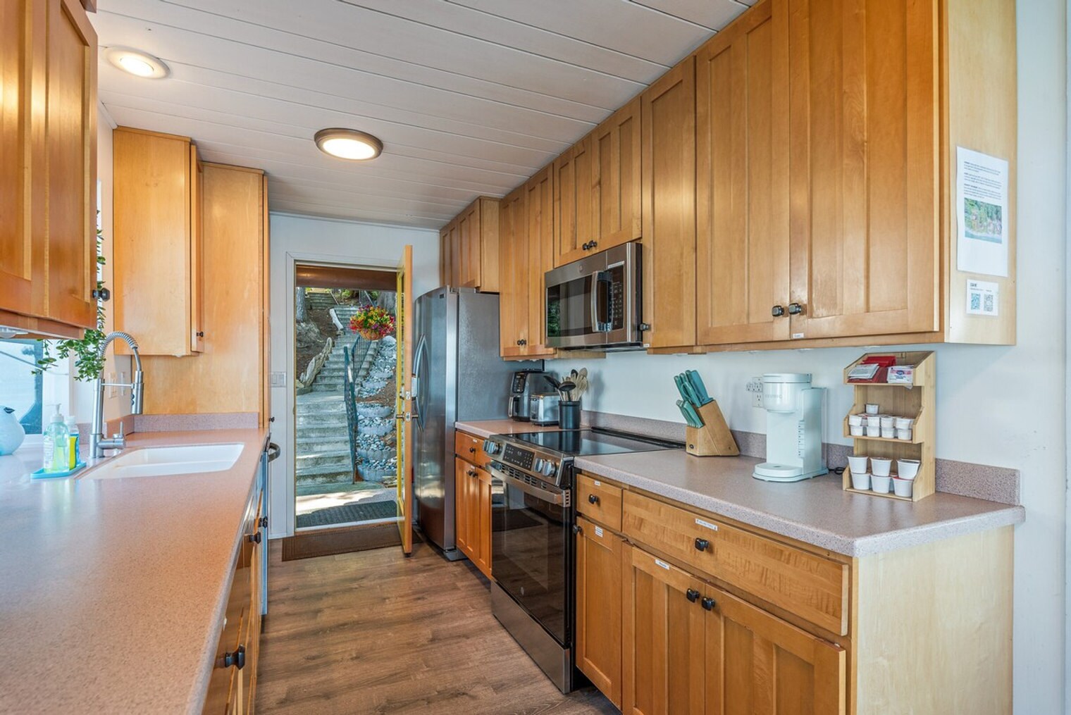 Building Photo - 2038 S Breezy Point Rd