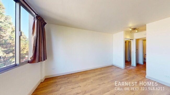 Building Photo - 421 La Fayette Park Pl