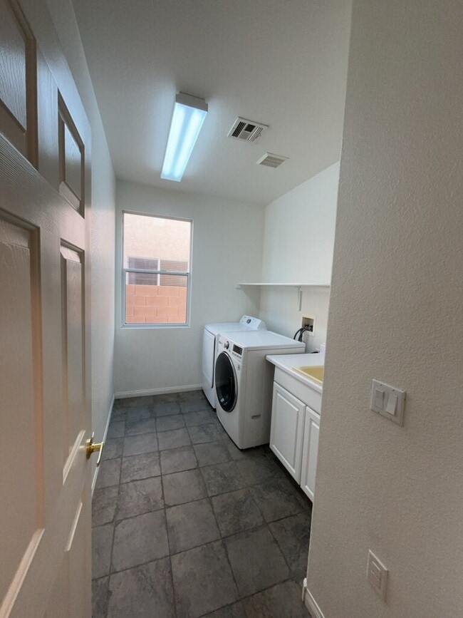 Building Photo - This wonderful 4-bedroom home is located i...