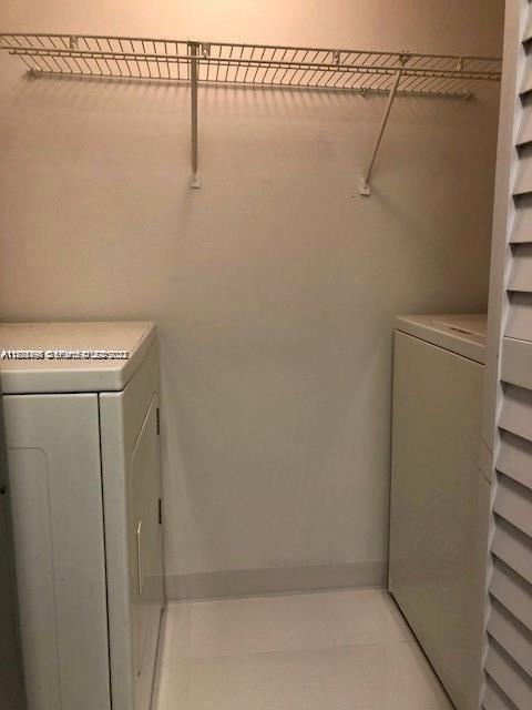 Building Photo - 650 S Park Rd