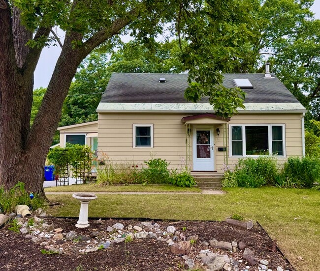 Building Photo - 72 Loaldo Dr
