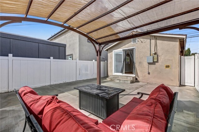 Building Photo - 12624 S Mona Blvd
