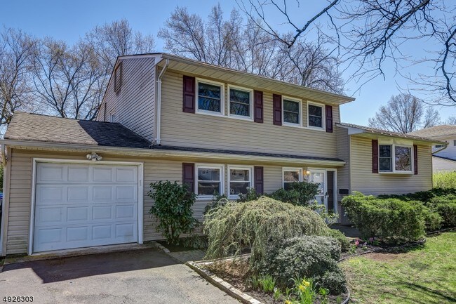 Primary Photo - 29 Cypress Terrace