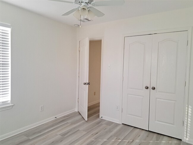 Building Photo - 13134 Stratford Skies Ln