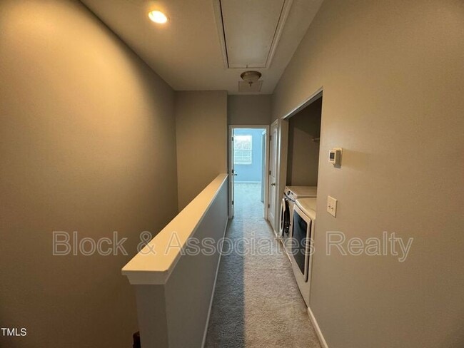 Building Photo - 748 Wickham Ridge Rd