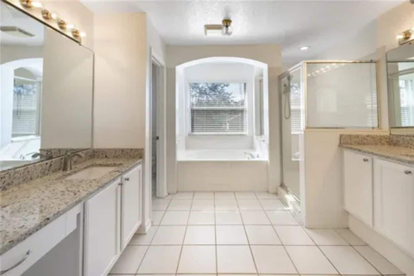 Building Photo - 14535 Lake Underhill Rd