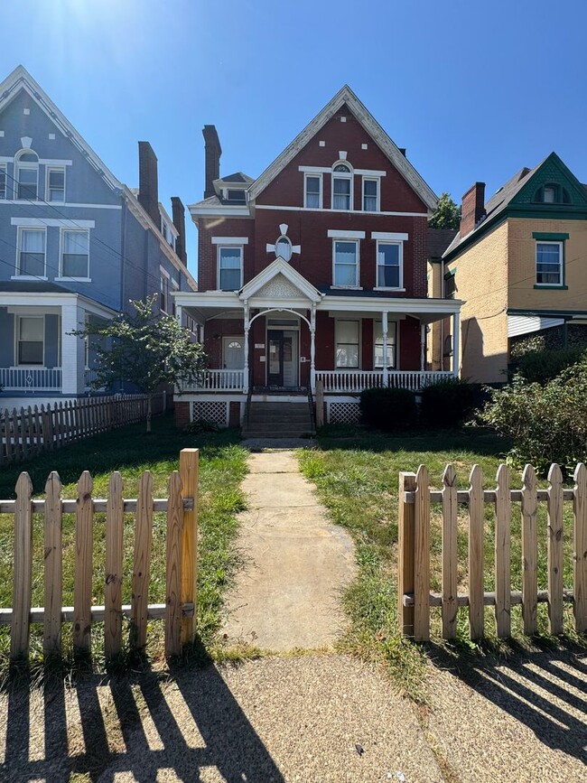 Building Photo - 5498 Hays Street