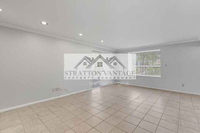 Building Photo - 4114 E Calle Redonda