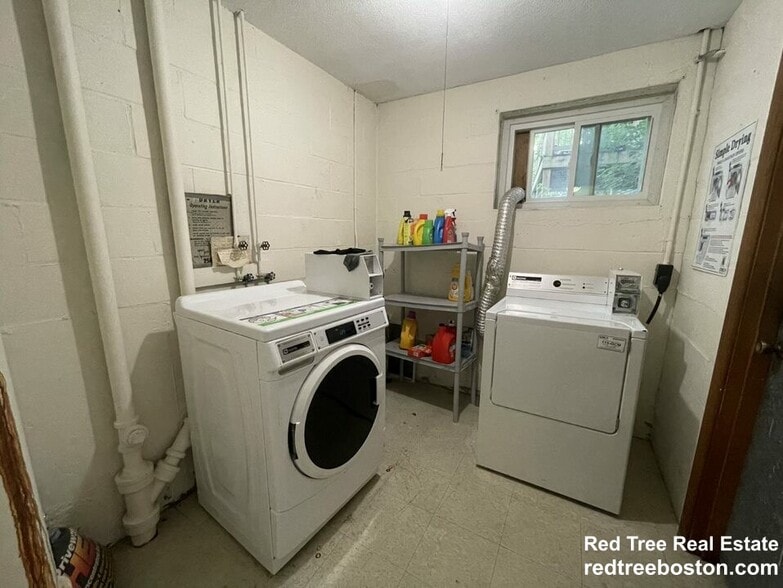 Building Photo - 649 Washington St