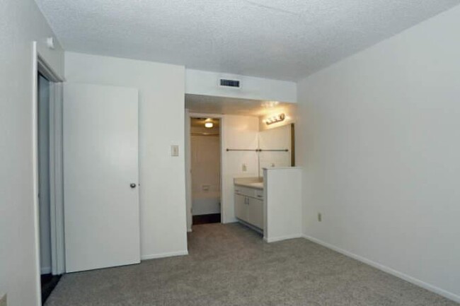 Building Photo - 1 bedroom in Austin TX 78704