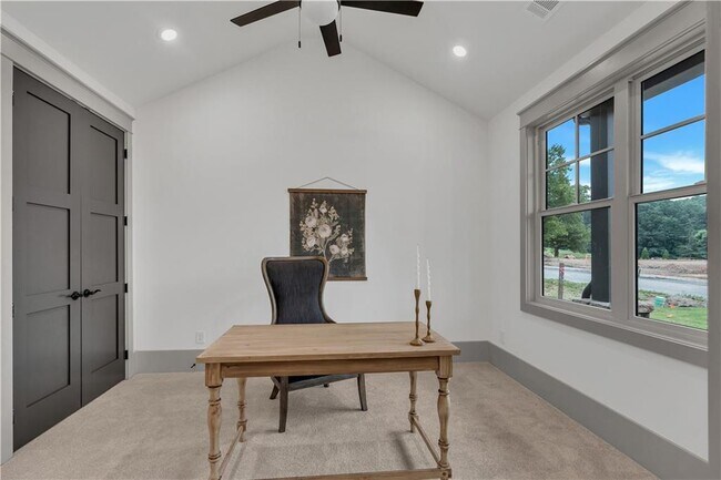 Building Photo - 54 Villa Rd