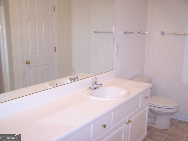 Building Photo - 3230 Kylay Ct NE