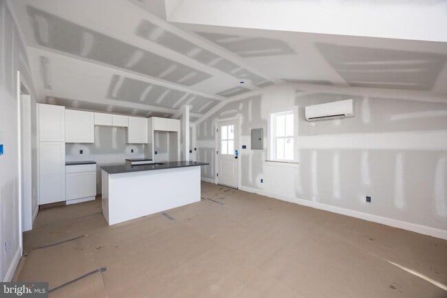 Building Photo - 453 E Franklin St