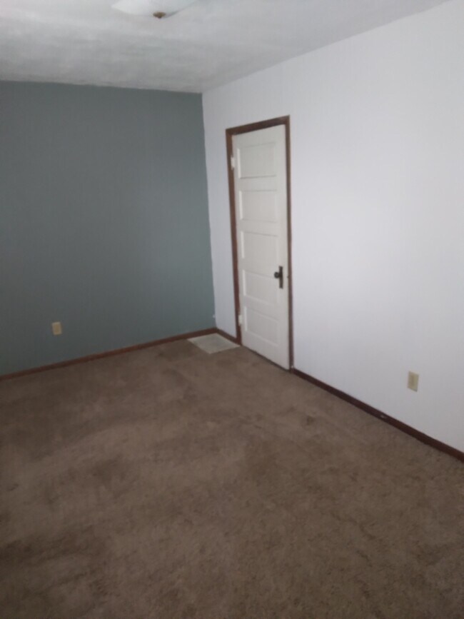 Building Photo - 816 2nd St