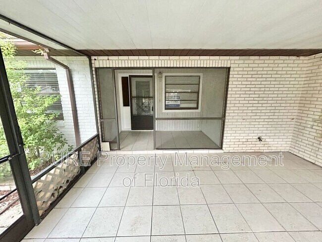 Building Photo - 3135 SW 97th St