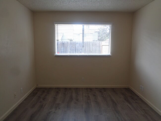 Building Photo - 1170 Forestwood Dr
