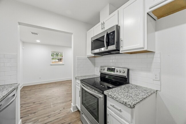 Building Photo - 1501 Maiden Ln