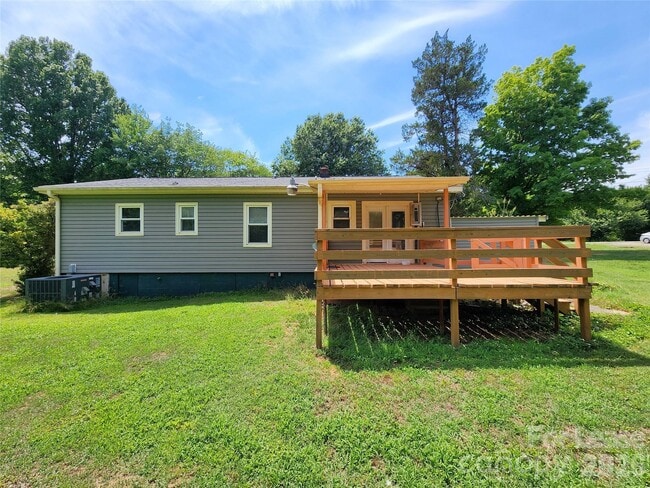 Building Photo - 135 Oak Grove Rd