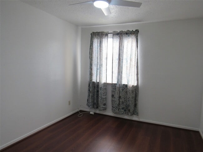 Building Photo - 15543 Weldon Dr