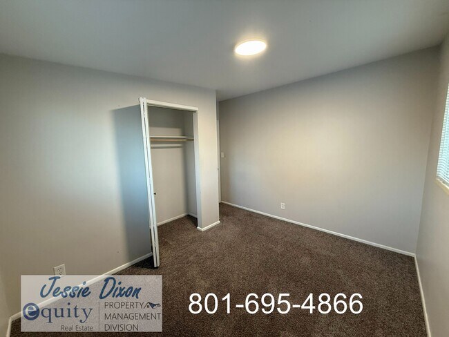 Building Photo - 364 Ann St