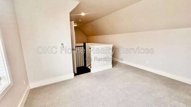 Building Photo - 941 Pedalers Ln