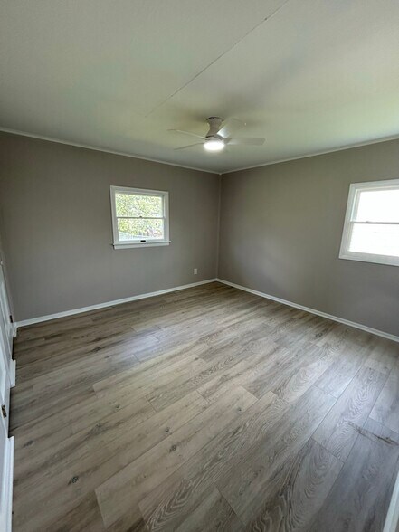 Building Photo - 104 Elmwood Rd