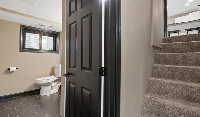 Building Photo - Spacious 3 bedroom home