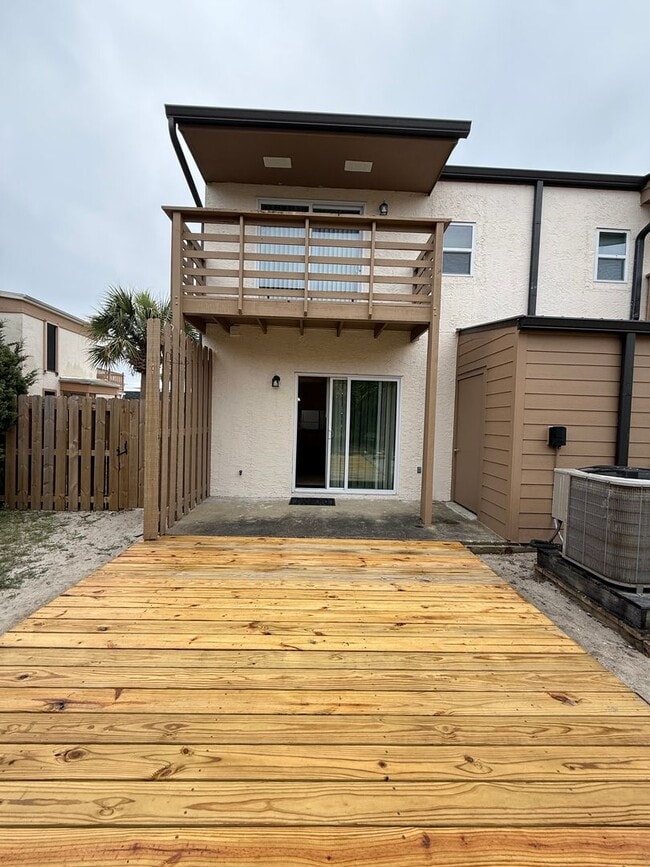 Building Photo - New Listing!