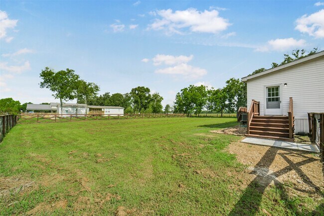 Building Photo - 1566 County Rd 610