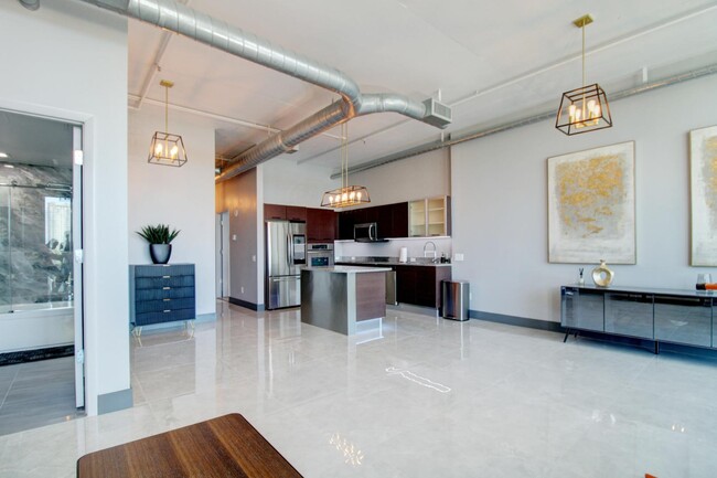 Building Photo - 3029 NE 188th St