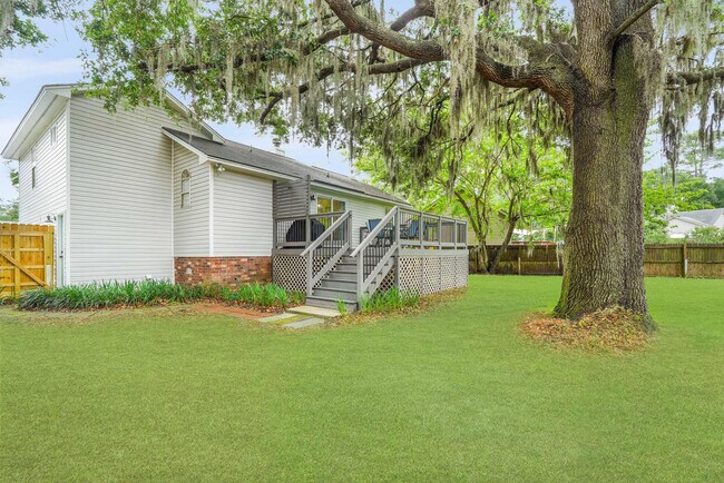 Building Photo - 529 Pointe S Dr