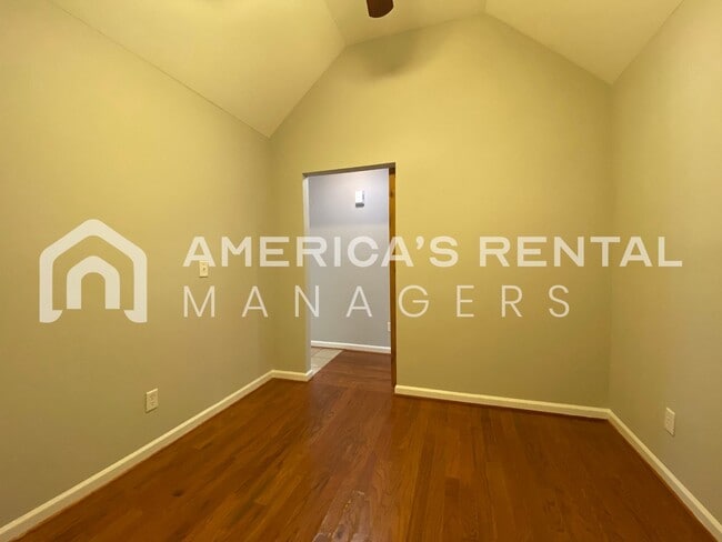 Building Photo - Townhome for Rent in Bessemer!  View with 48 Hours Notice!
