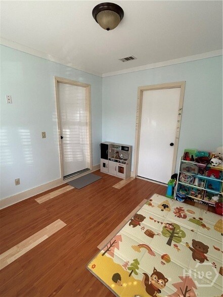 Building Photo - 109 Live Oak Cir