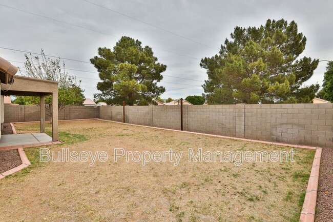 Building Photo - 515 N Aletta