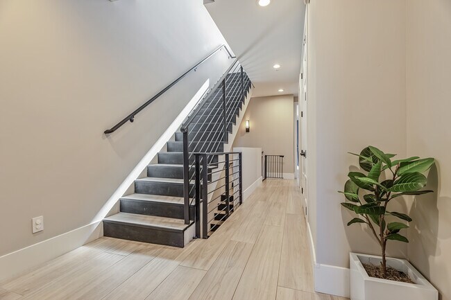 Building Photo - 3107 N 70th St
